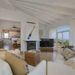 La Perla Villa