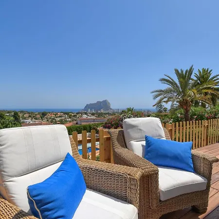 La Perla Seaview Villa *