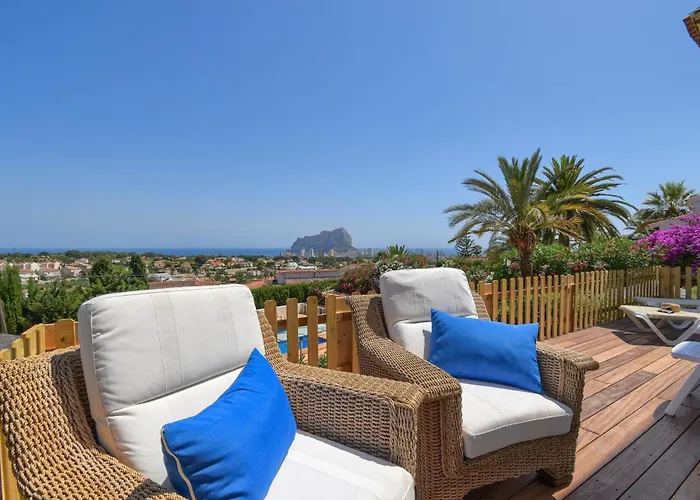 La Perla Seaview Villa *